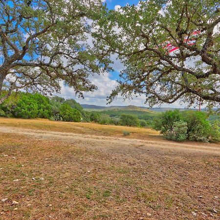 Log Cabin At Old Glory Ranch Wimberley Exterior foto